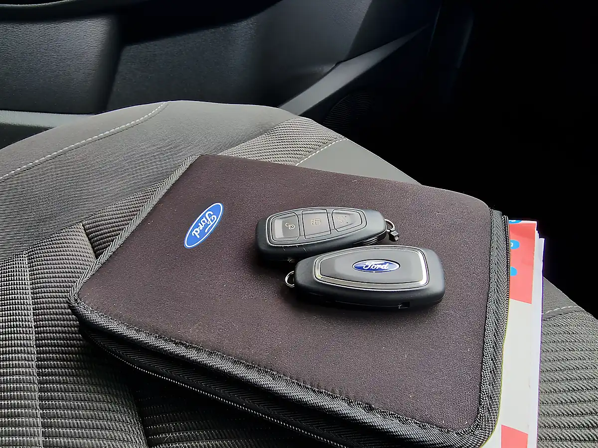Used 2015 Ford Kuga Zetec White - Interior and Exterior details 20