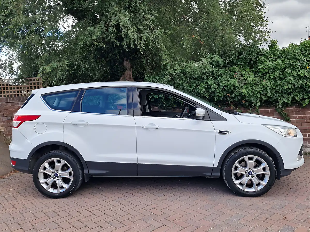 Used 2015 Ford Kuga Zetec White - Interior and Exterior details 8