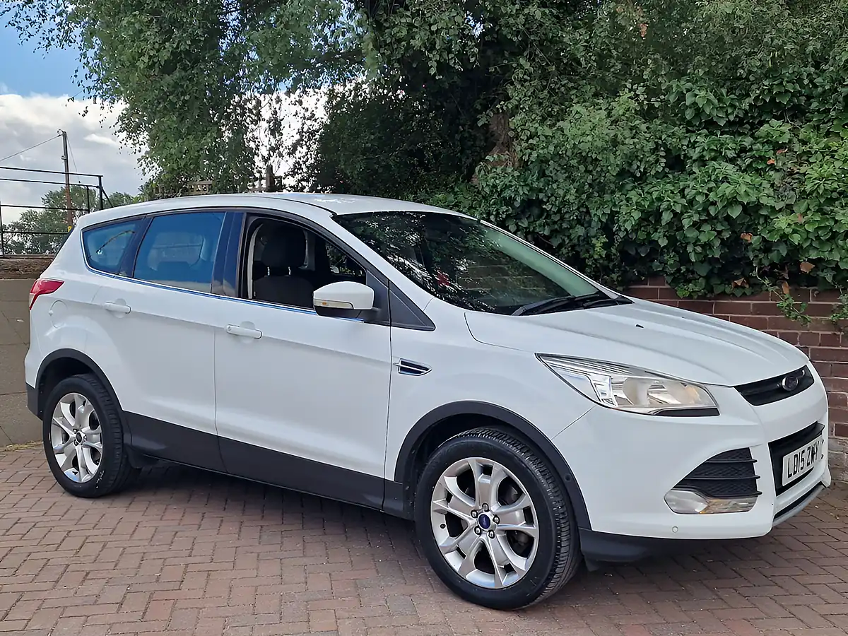 Used 2015 Ford Kuga Zetec White - Interior and Exterior details 9
