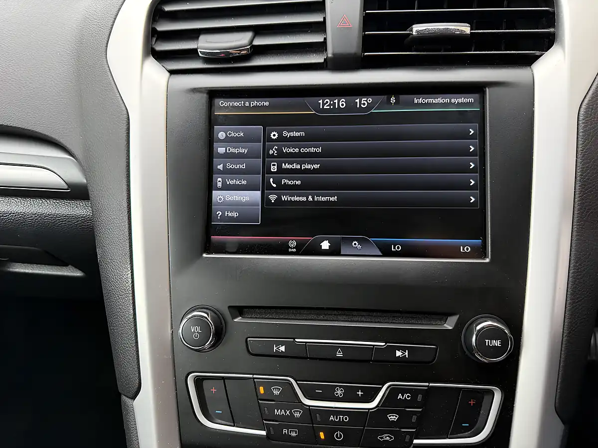Used 2015 Ford Mondeo Econetic Style Black - Interior and Exterior details 12