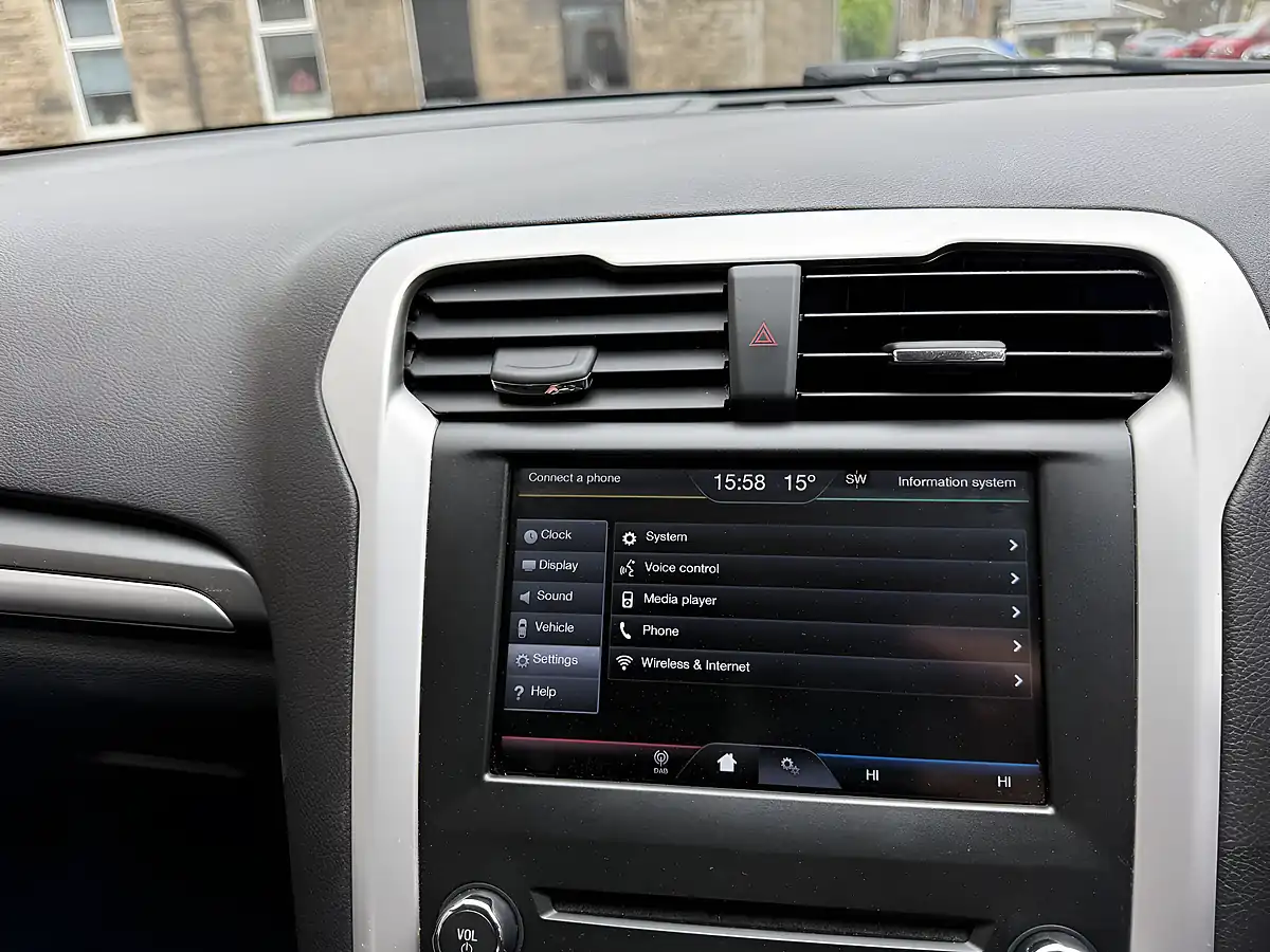Used 2015 Ford Mondeo Econetic Style Black - Interior and Exterior details 14