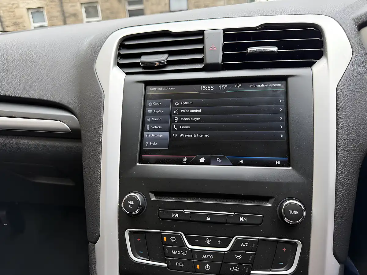 Used 2015 Ford Mondeo Econetic Style Black - Interior and Exterior details 15