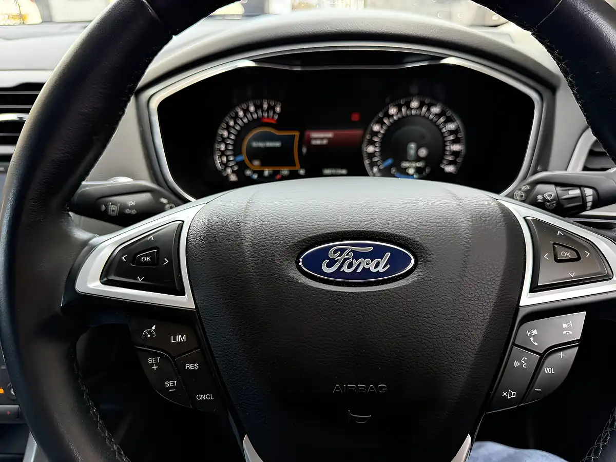 Used 2015 Ford Mondeo Titanium Blue - Interior and Exterior details 9