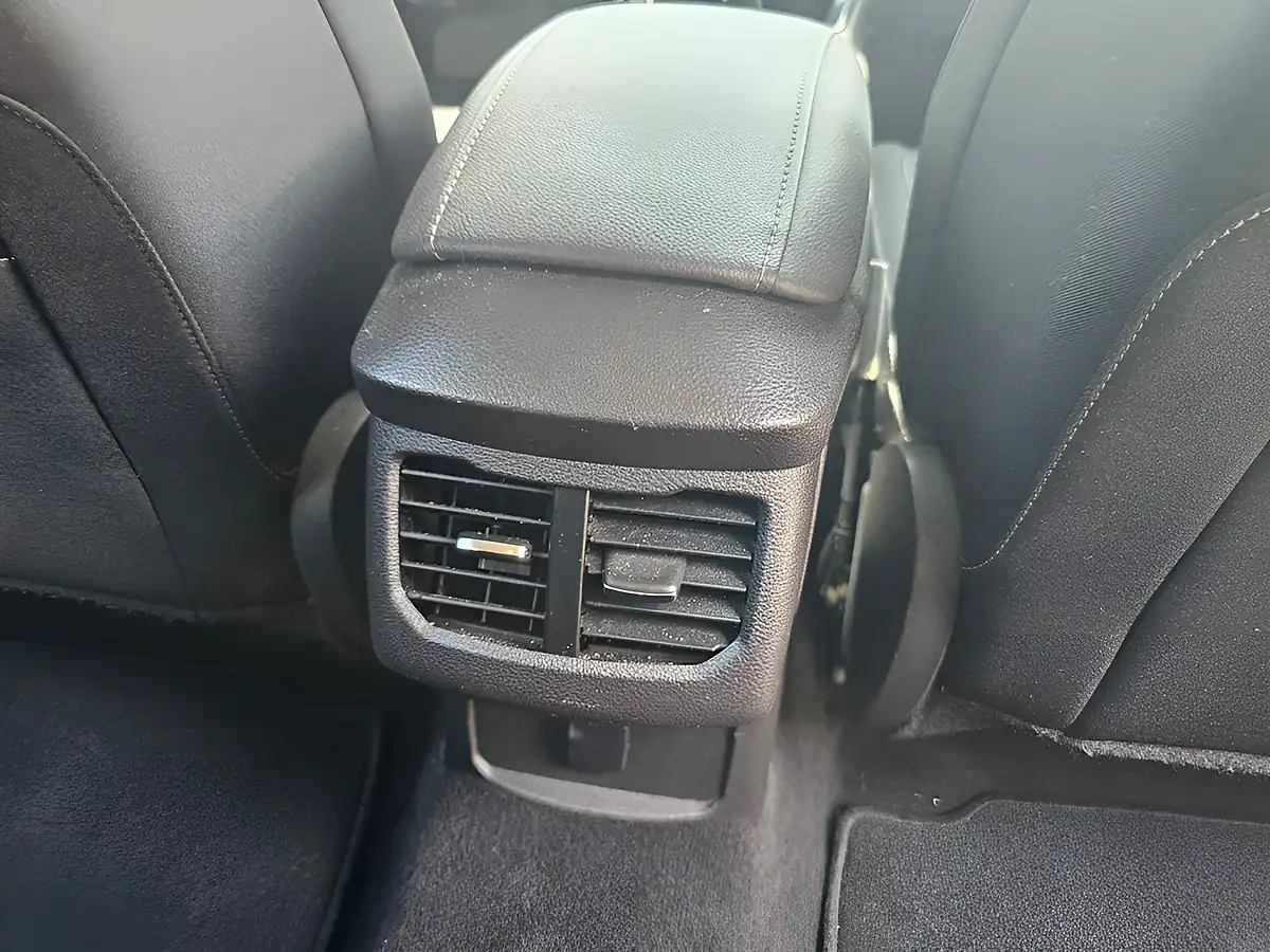 Used 2015 Ford Mondeo Titanium Blue - Interior and Exterior details 9