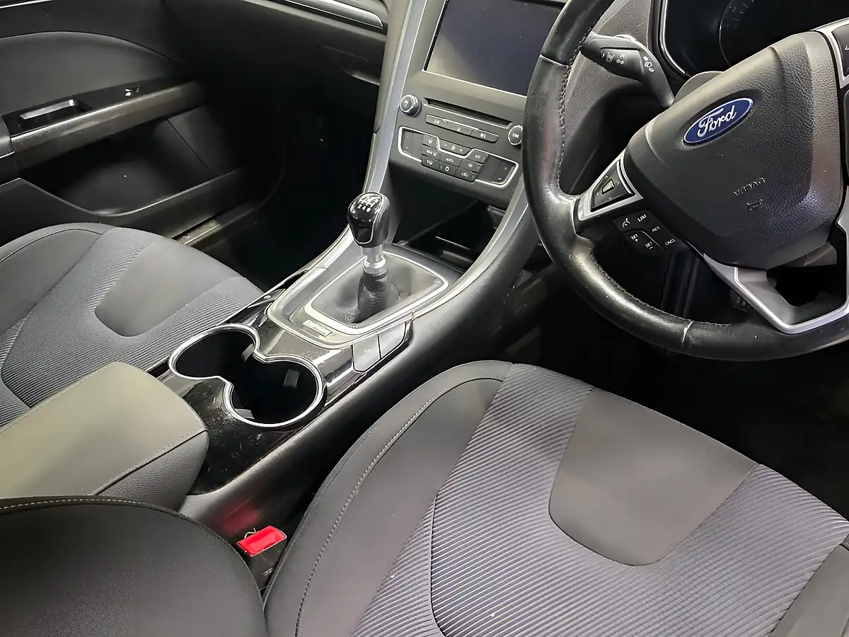 Used 2015 Ford Mondeo Titanium Blue - Interior and Exterior details 11