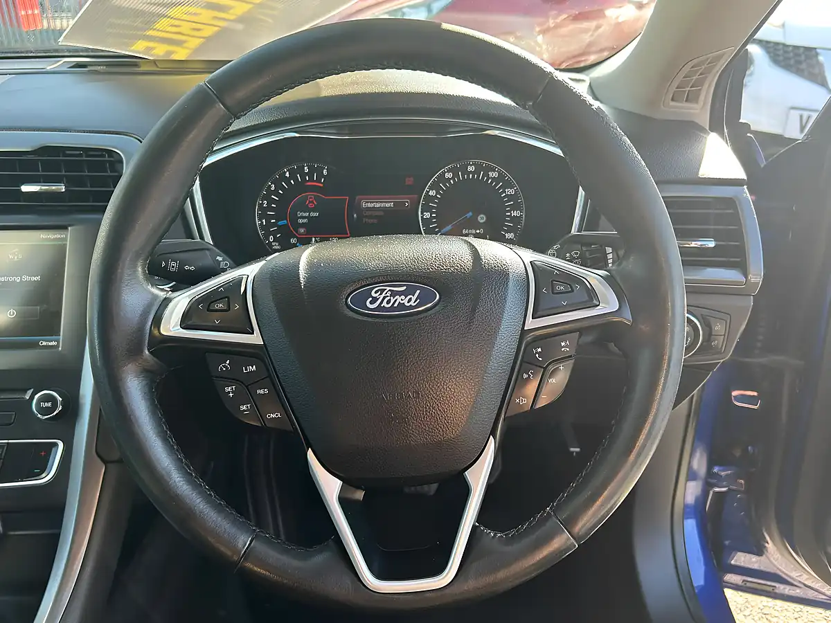 Used 2015 Ford Mondeo Titanium Blue - Interior and Exterior details 14