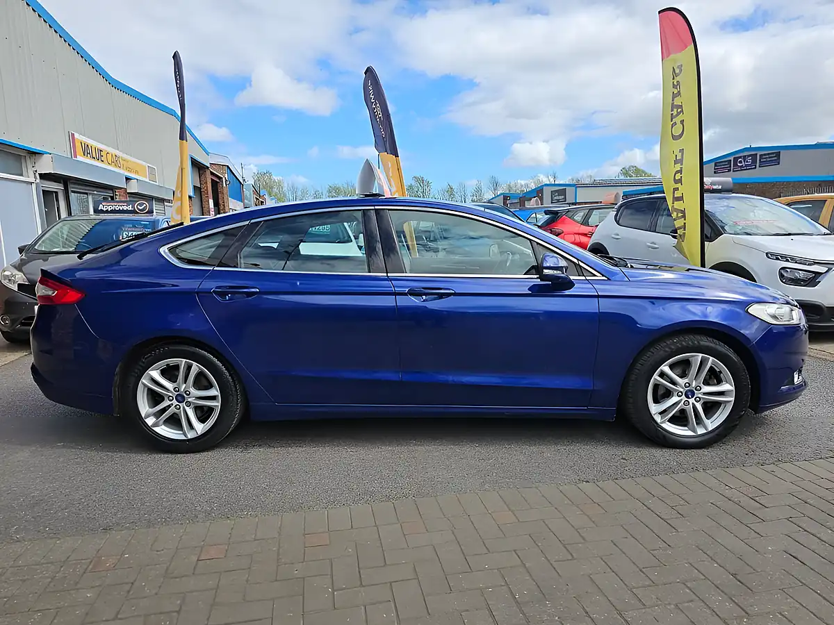 Used 2015 Ford Mondeo Titanium Blue - Interior and Exterior details 5