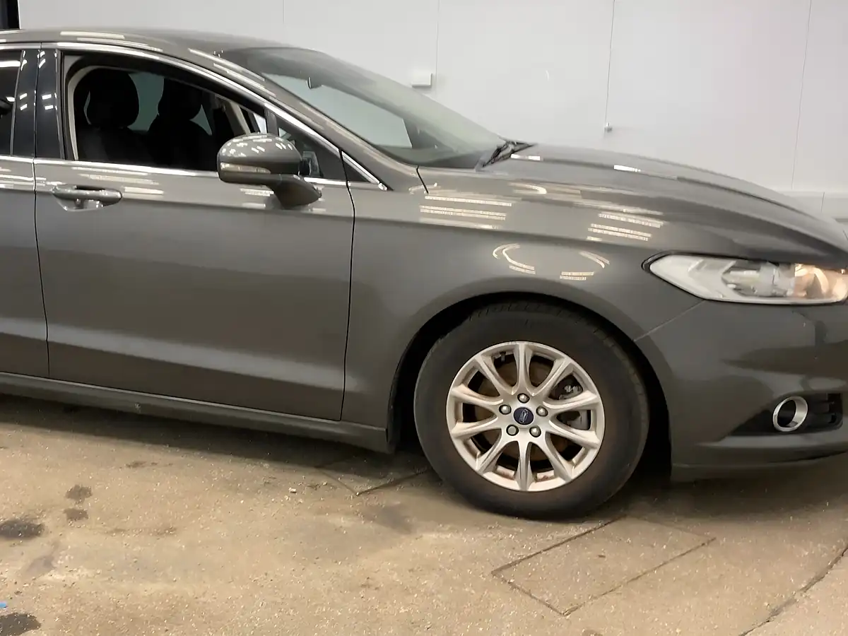 Used 2015 Ford Mondeo Titanium Grey - Interior and Exterior details 3