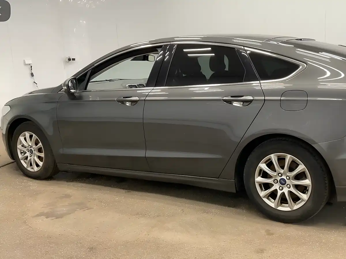 Used 2015 Ford Mondeo Titanium Grey - Interior and Exterior details 4