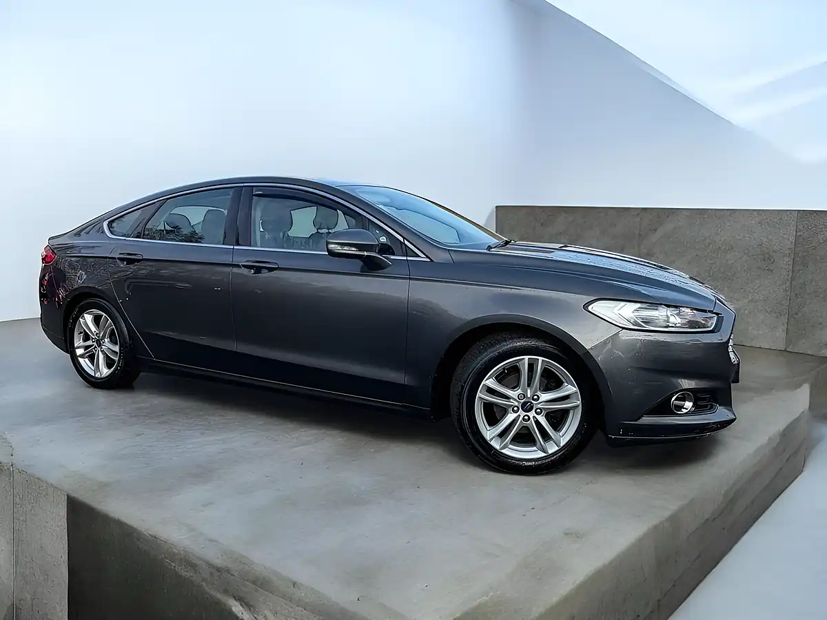 Used 2015 Ford Mondeo Titanium Moondust Silver - Front View
