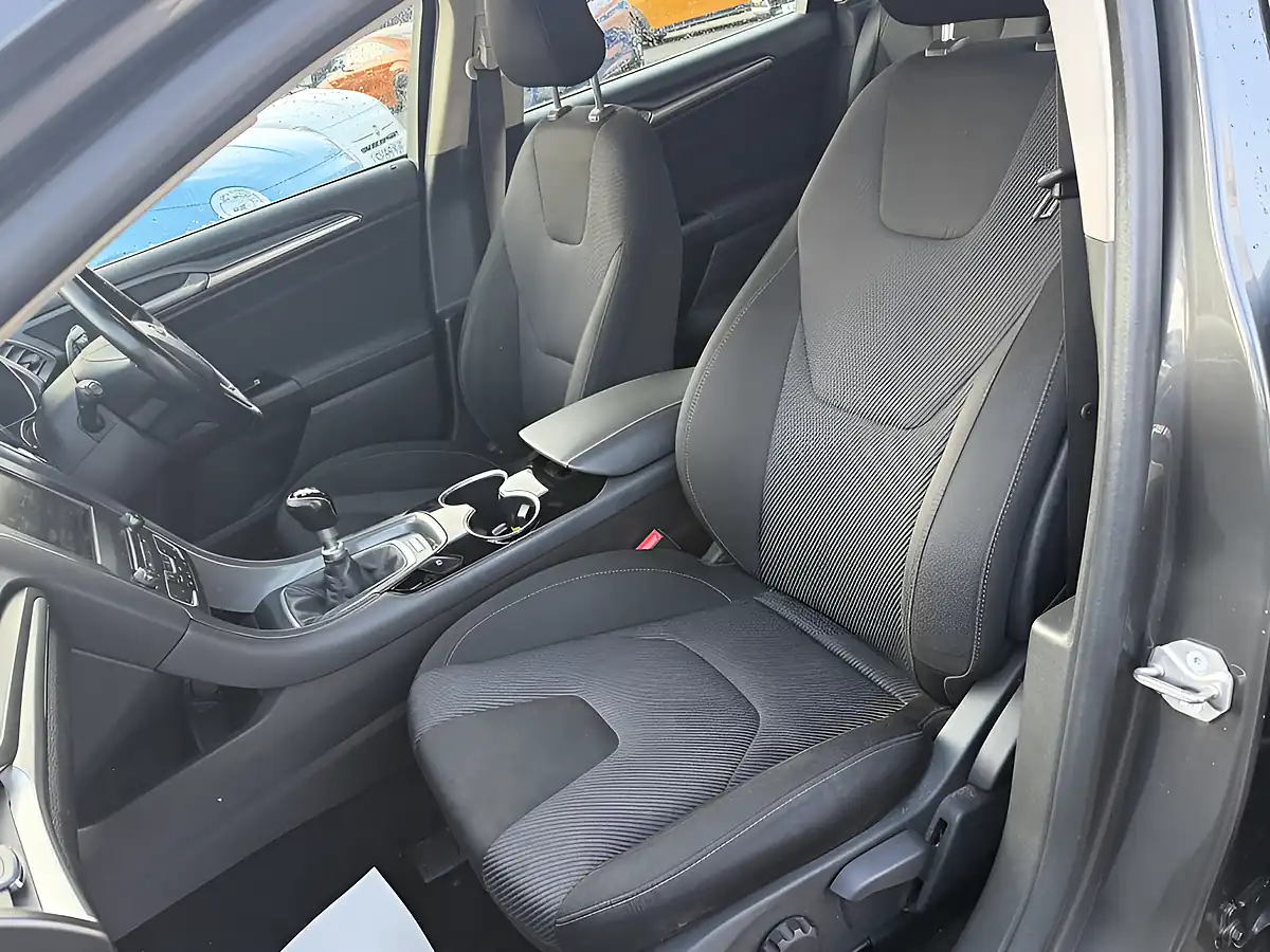 Used 2015 Ford Mondeo Titanium Moondust Silver - Interior and Exterior details 10