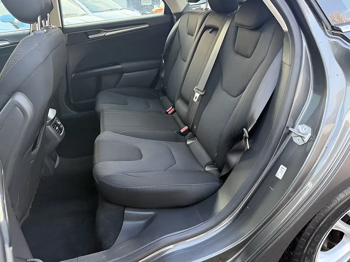 Used 2015 Ford Mondeo Titanium Moondust Silver - Interior and Exterior details 14