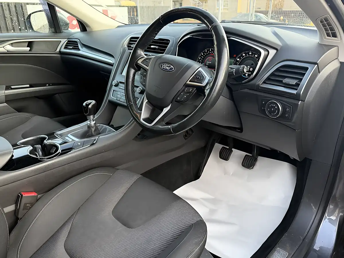 Used 2015 Ford Mondeo Titanium Moondust Silver - Interior and Exterior details 18