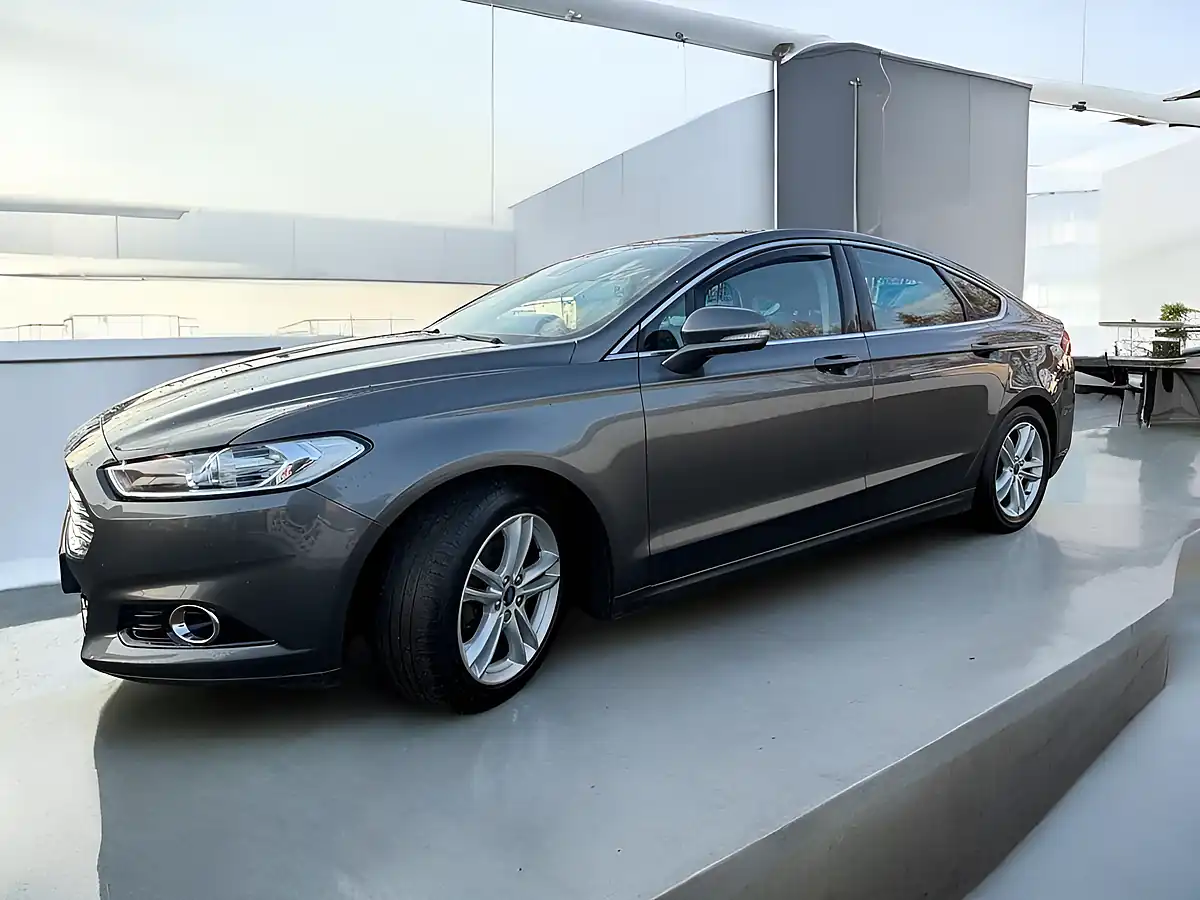 Used 2015 Ford Mondeo Titanium Moondust Silver - Interior and Exterior details 3