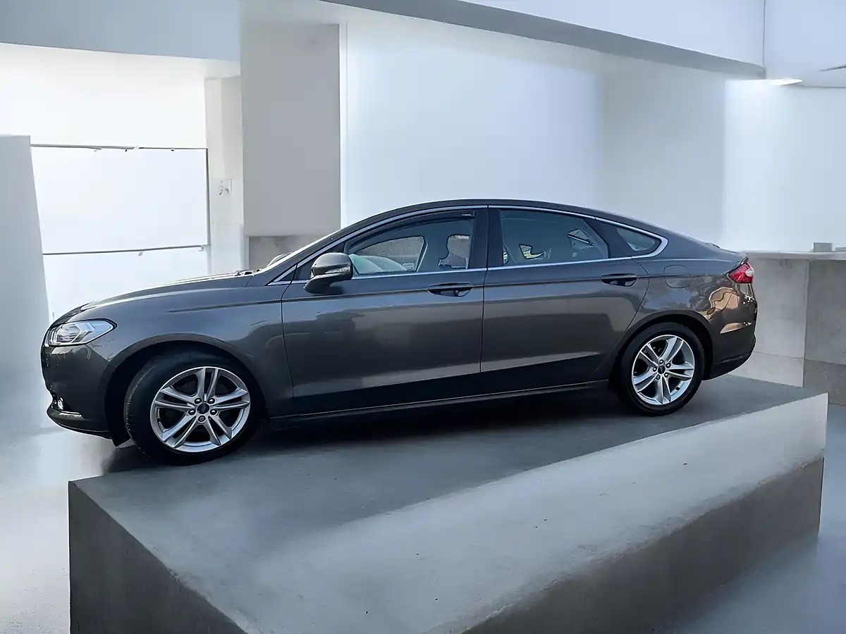 Used 2015 Ford Mondeo Titanium Moondust Silver - Interior and Exterior details 4