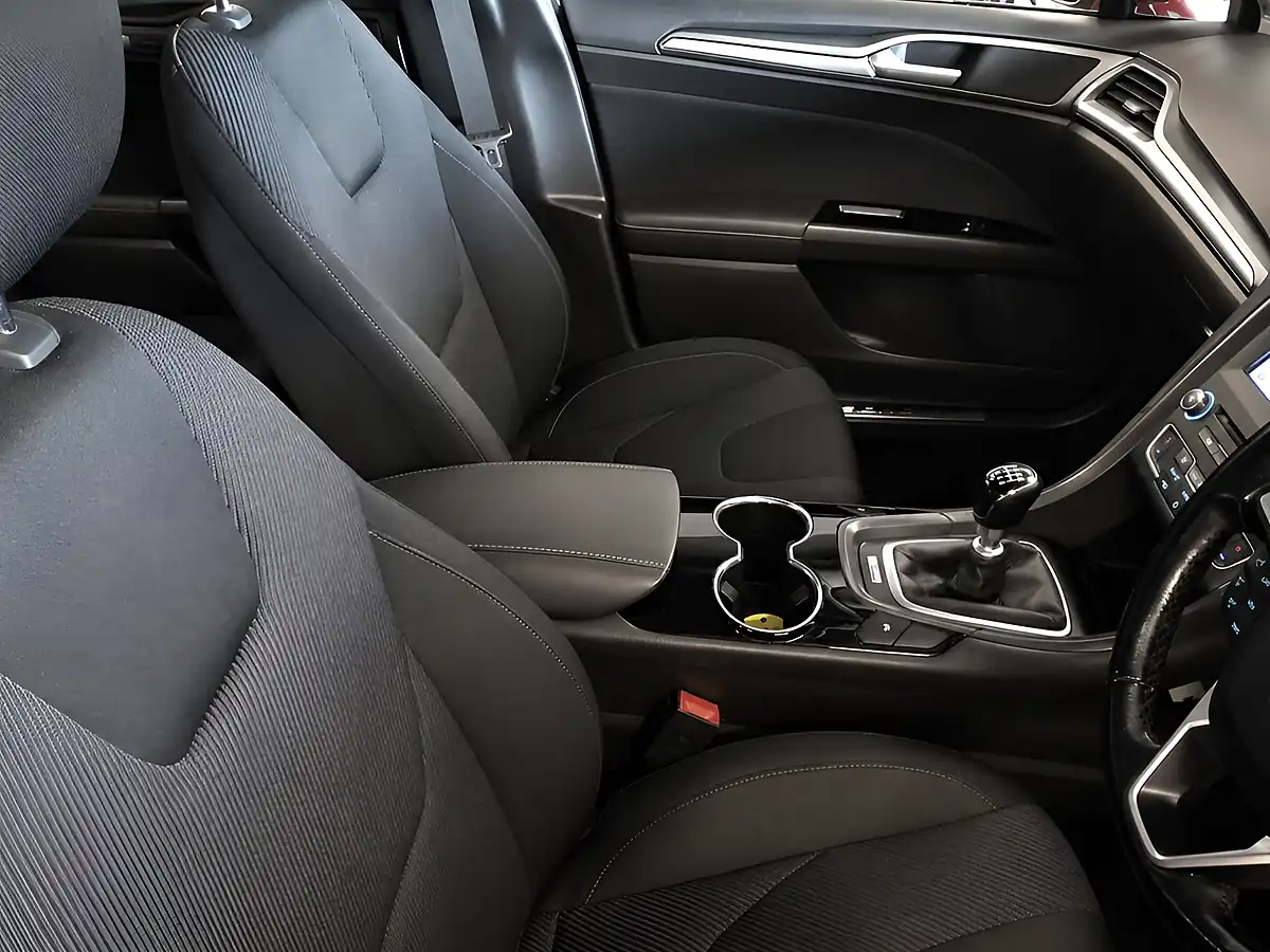 Used 2015 Ford Mondeo Titanium Red - Interior and Exterior details 9