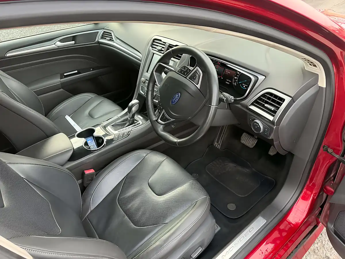 Used 2015 Ford Mondeo Titanium Red - Interior and Exterior details 12
