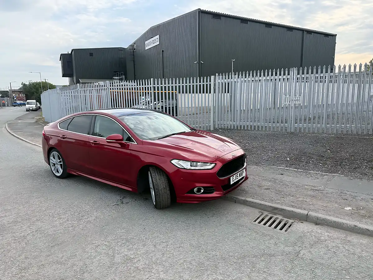 Used 2015 Ford Mondeo Titanium Red - Interior and Exterior details 2