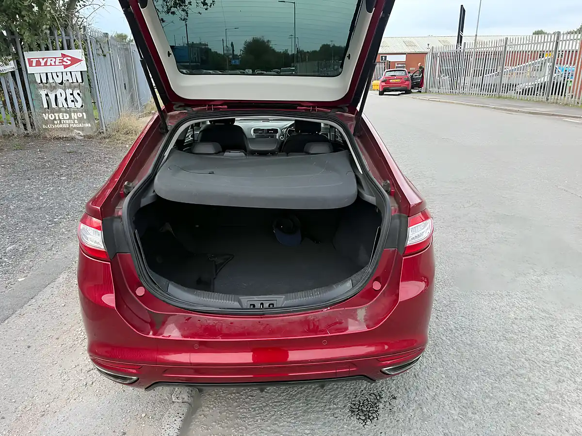 Used 2015 Ford Mondeo Titanium Red - Interior and Exterior details 4