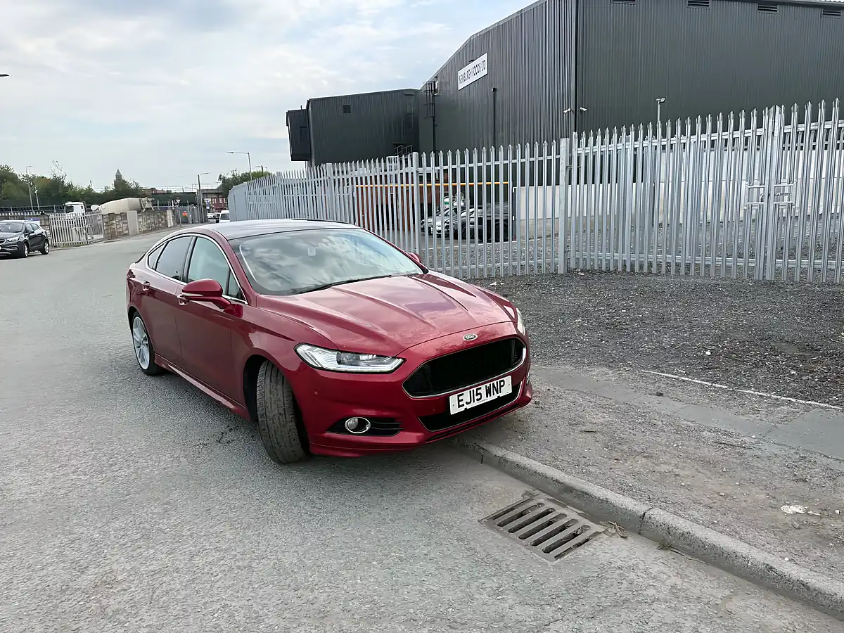 Used 2015 Ford Mondeo Titanium Red - Interior and Exterior details 7