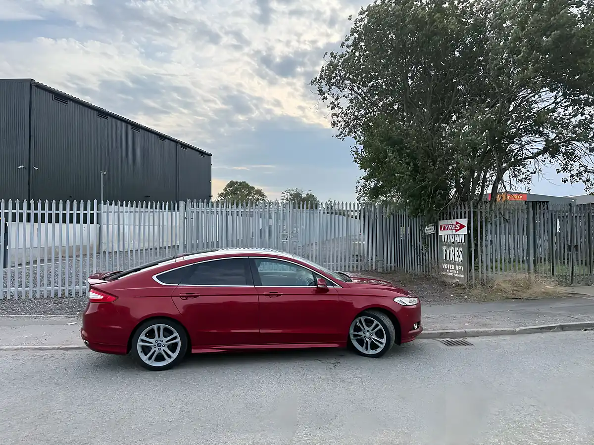 Used 2015 Ford Mondeo Titanium Red - Interior and Exterior details 8