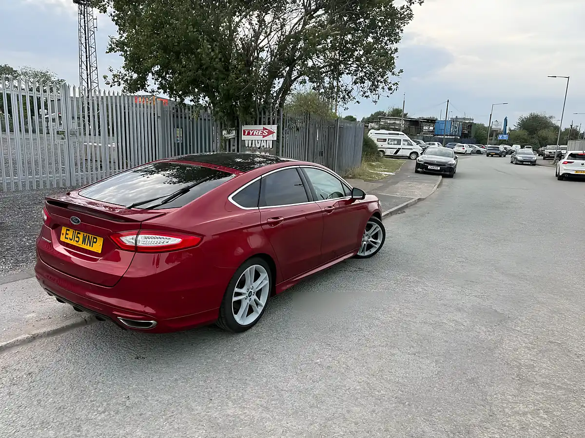 Used 2015 Ford Mondeo Titanium Red - Interior and Exterior details 9