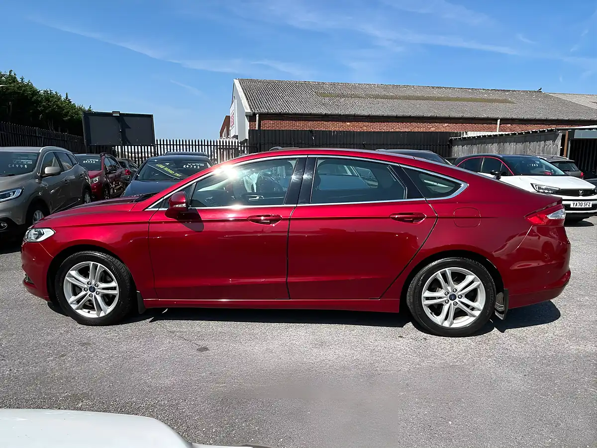 Used 2015 Ford Mondeo Titanium Red - Interior and Exterior details 3