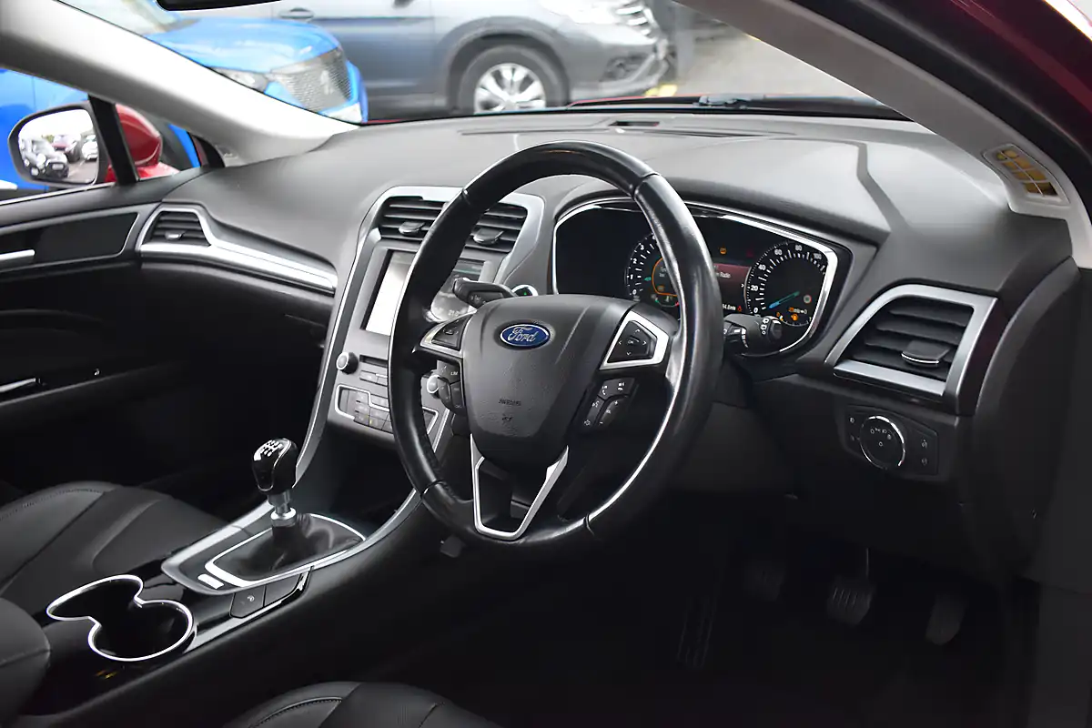Used 2015 Ford Mondeo Titanium Ruby Red - Interior and Exterior details 11