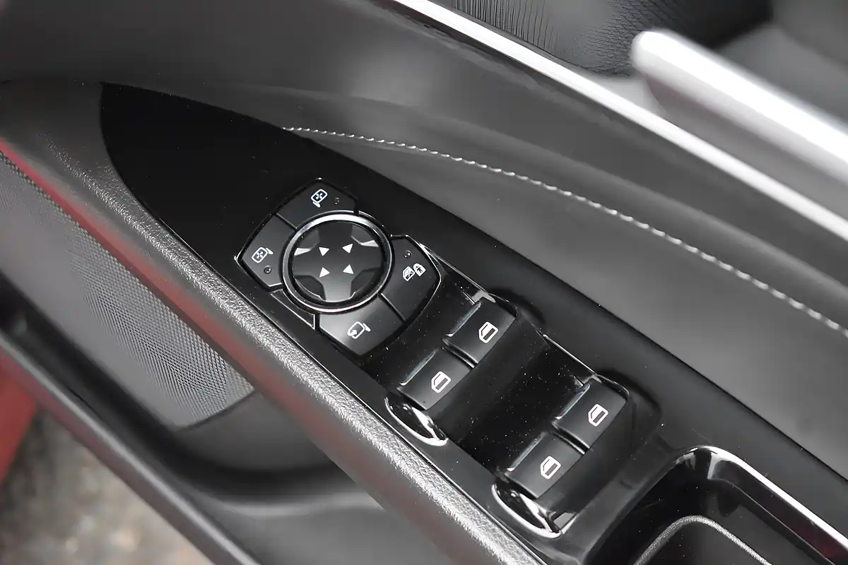 Used 2015 Ford Mondeo Titanium Ruby Red - Interior and Exterior details 15