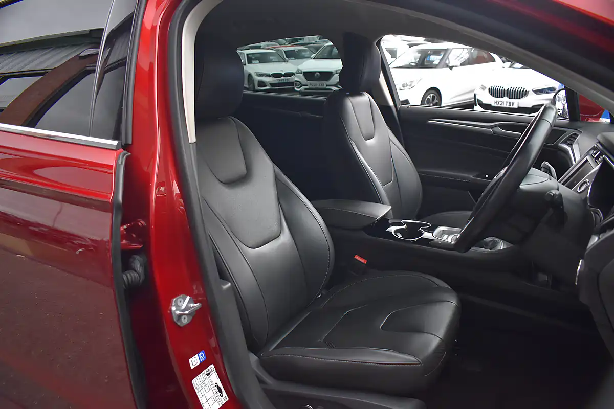 Used 2015 Ford Mondeo Titanium Ruby Red - Interior and Exterior details 7