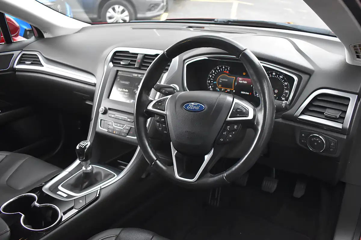Used 2015 Ford Mondeo Titanium Ruby Red - Interior and Exterior details 8