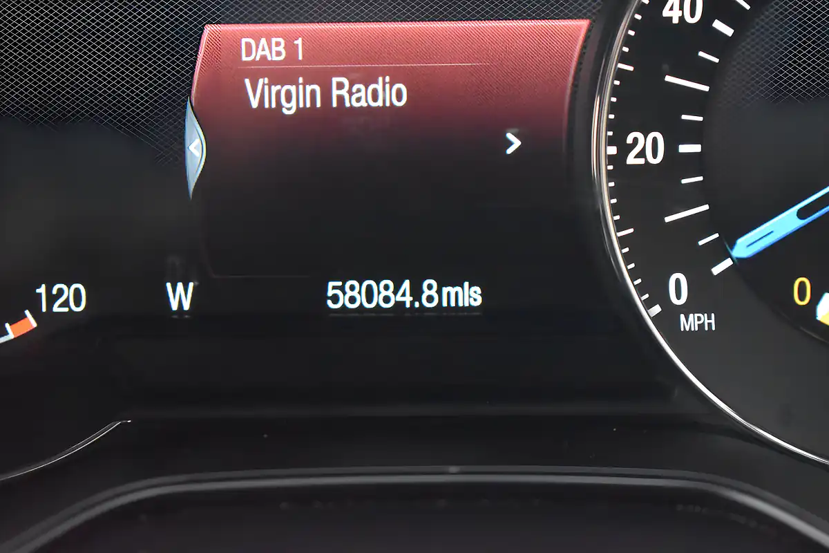 Used 2015 Ford Mondeo Titanium Ruby Red - Interior and Exterior details 9