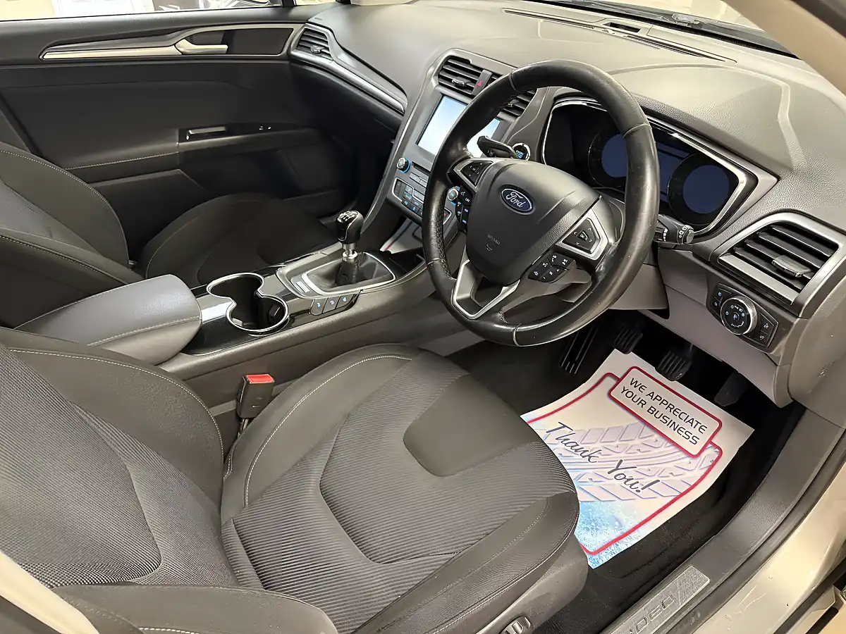 Used 2015 Ford Mondeo Titanium Silver - Interior and Exterior details 5