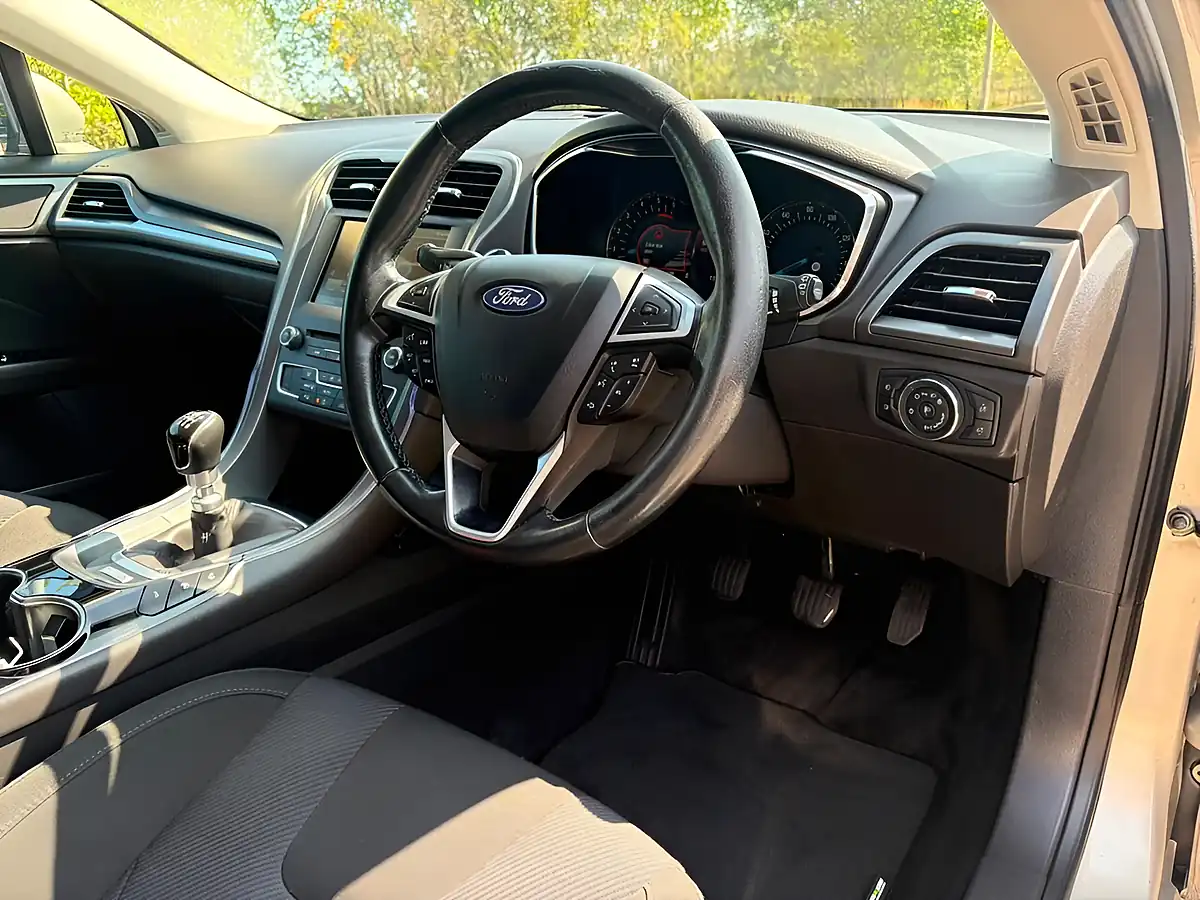Used 2015 Ford Mondeo Titanium Silver - Interior and Exterior details 11