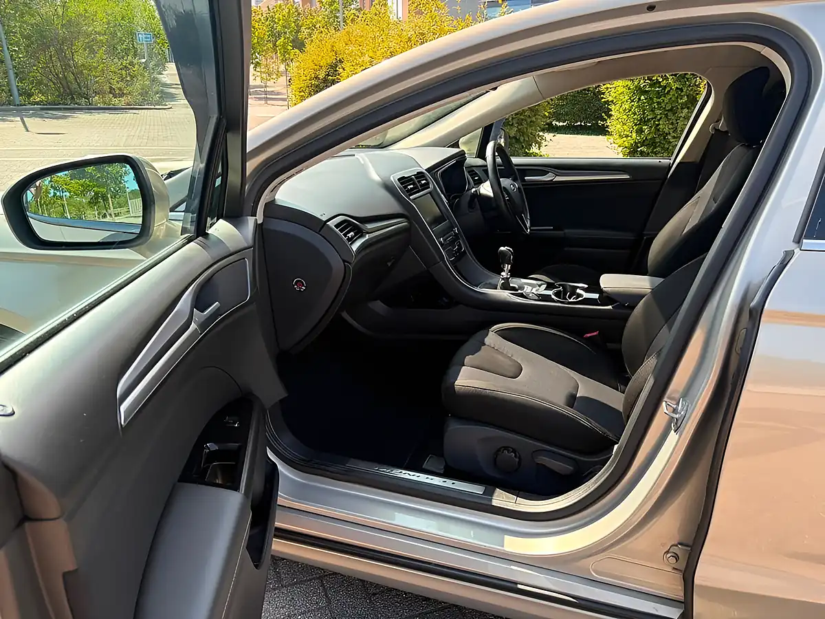 Used 2015 Ford Mondeo Titanium Silver - Interior and Exterior details 17