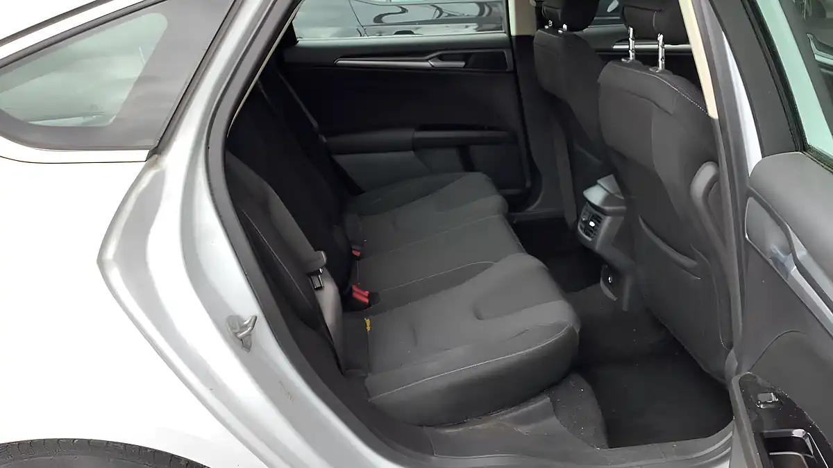 Used 2015 Ford Mondeo Titanium White - Interior and Exterior details 10