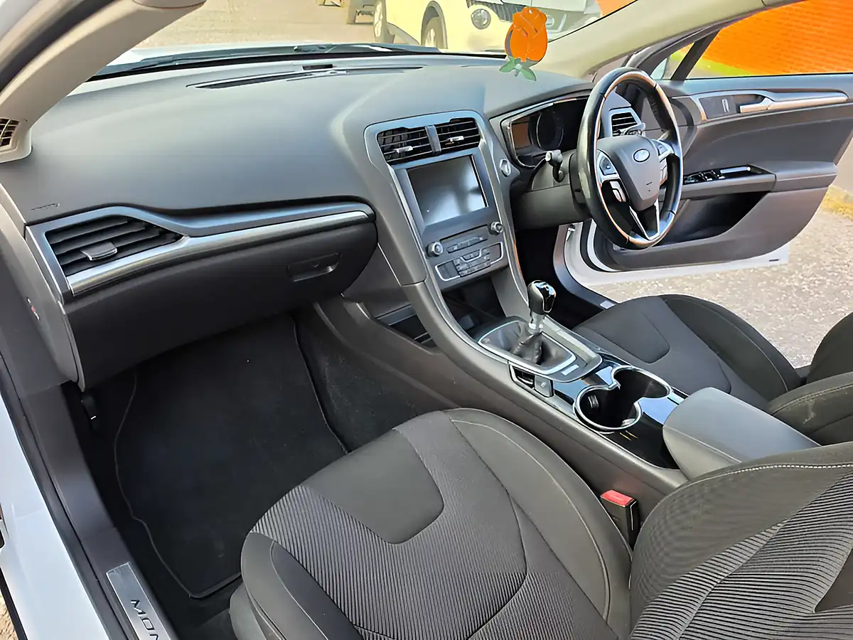 Used 2015 Ford Mondeo Titanium White - Interior and Exterior details 12