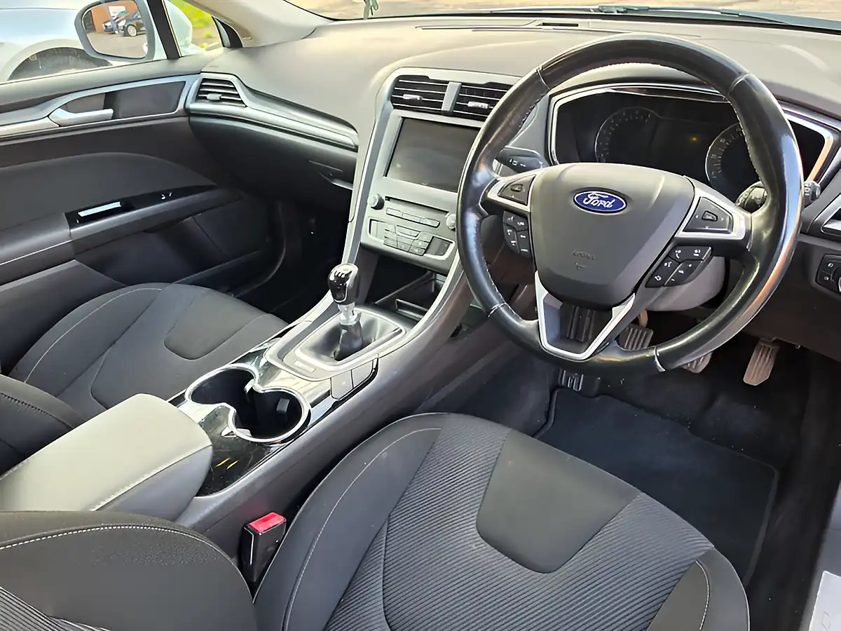 Used 2015 Ford Mondeo Titanium White - Interior and Exterior details 14