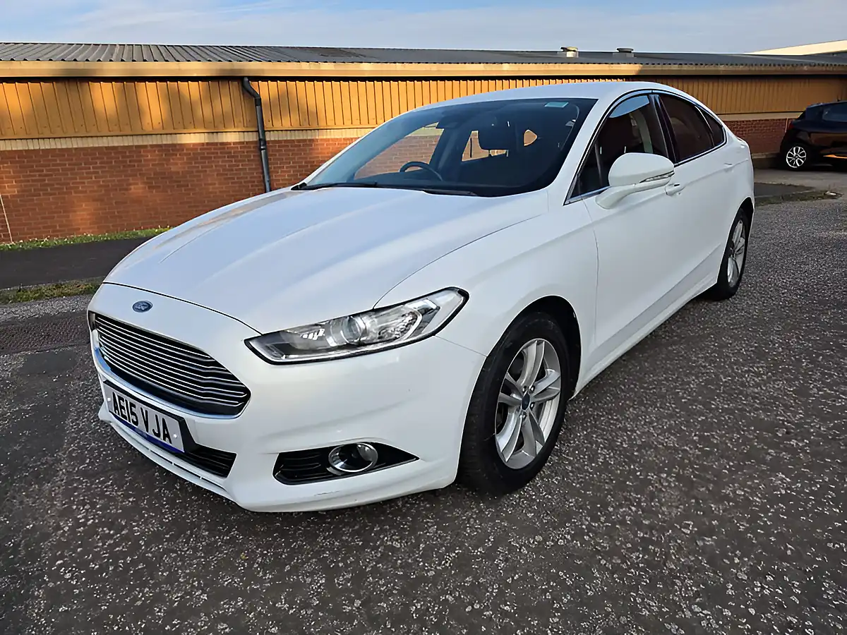 Used 2015 Ford Mondeo Titanium White - Interior and Exterior details 3