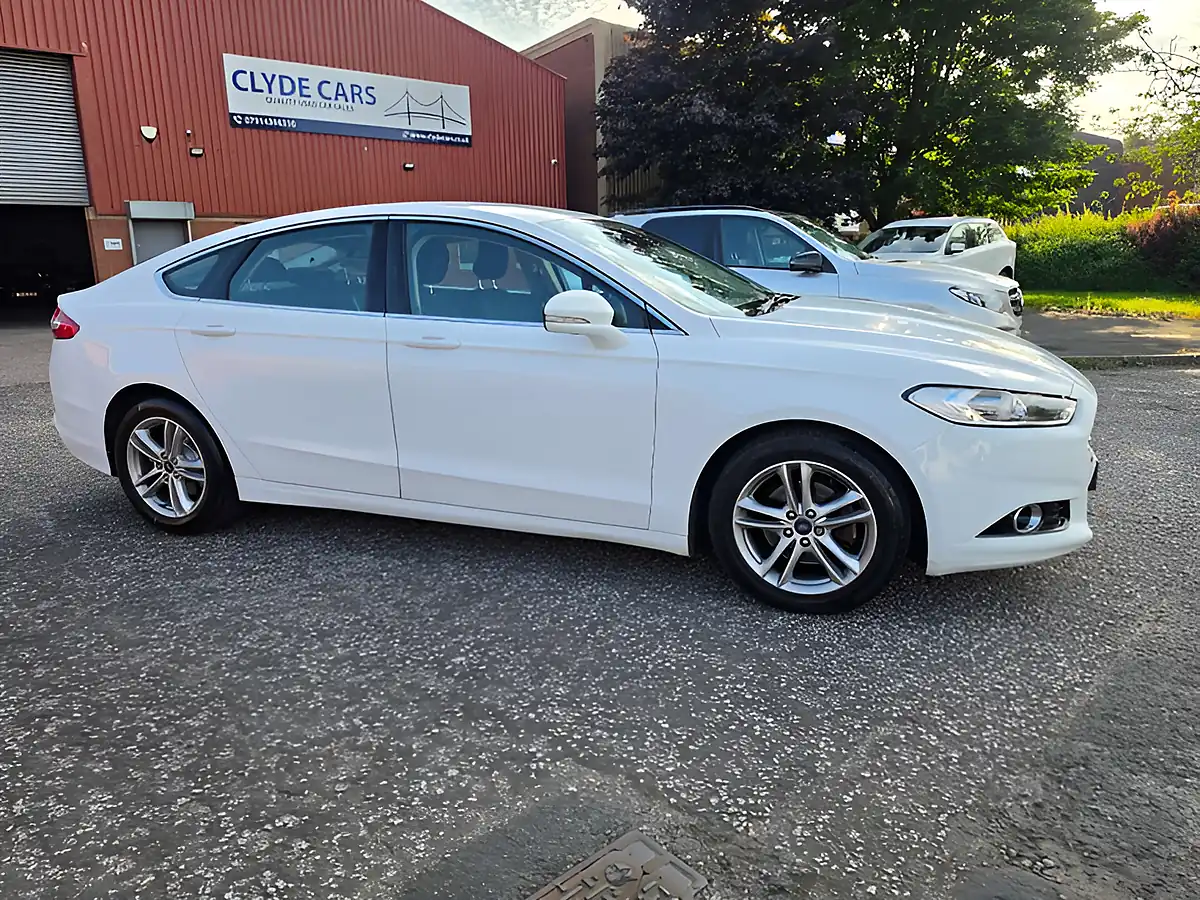 Used 2015 Ford Mondeo Titanium White - Interior and Exterior details 4