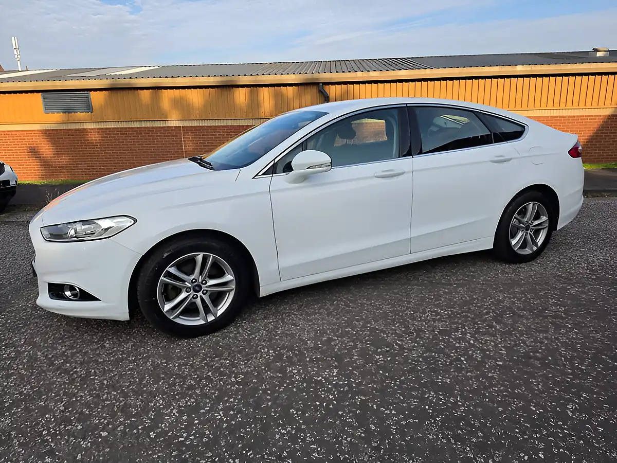 Used 2015 Ford Mondeo Titanium White - Interior and Exterior details 5