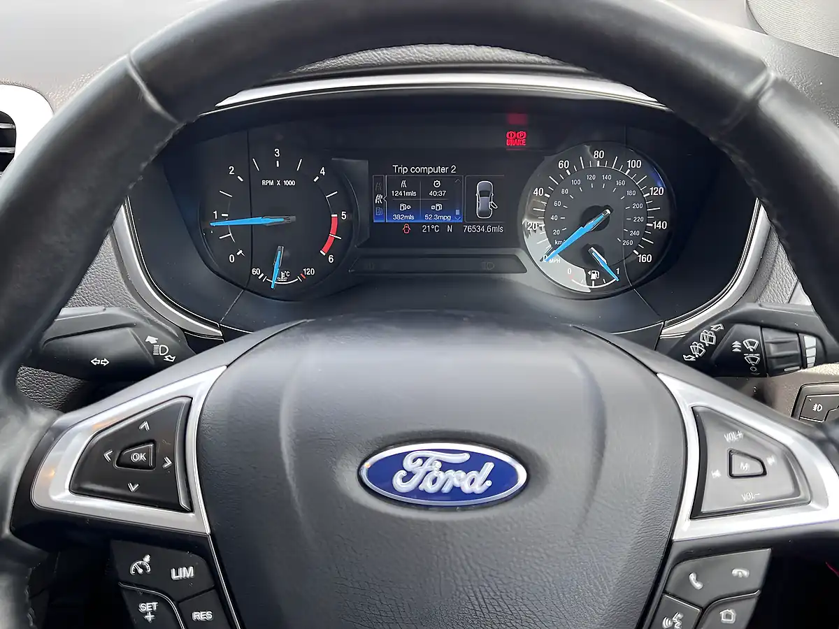 Used 2015 Ford Mondeo Zetec Moondust Silver Met - Interior and Exterior details 12