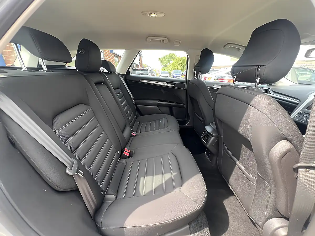 Used 2015 Ford Mondeo Zetec Moondust Silver Met - Interior and Exterior details 4