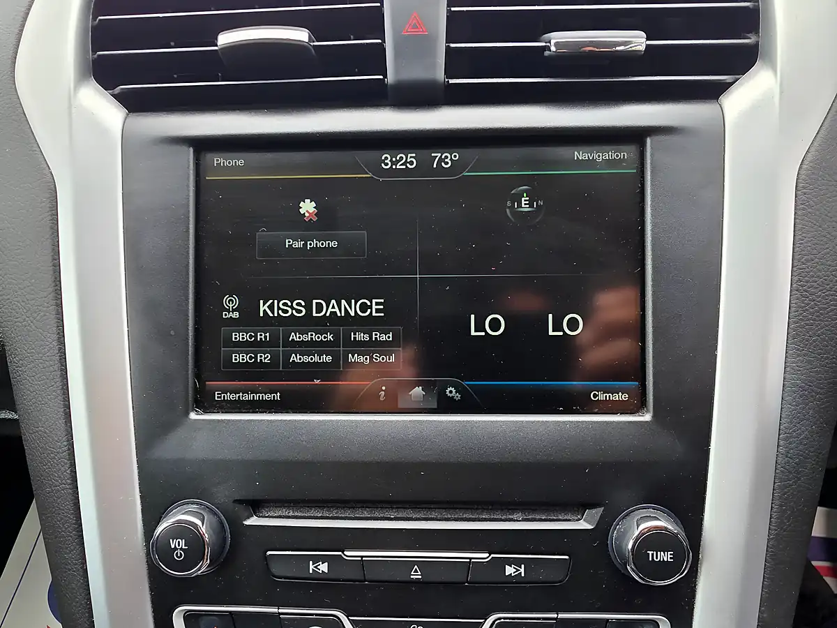 Used 2015 Ford Mondeo Zetec Silver - Interior and Exterior details 14