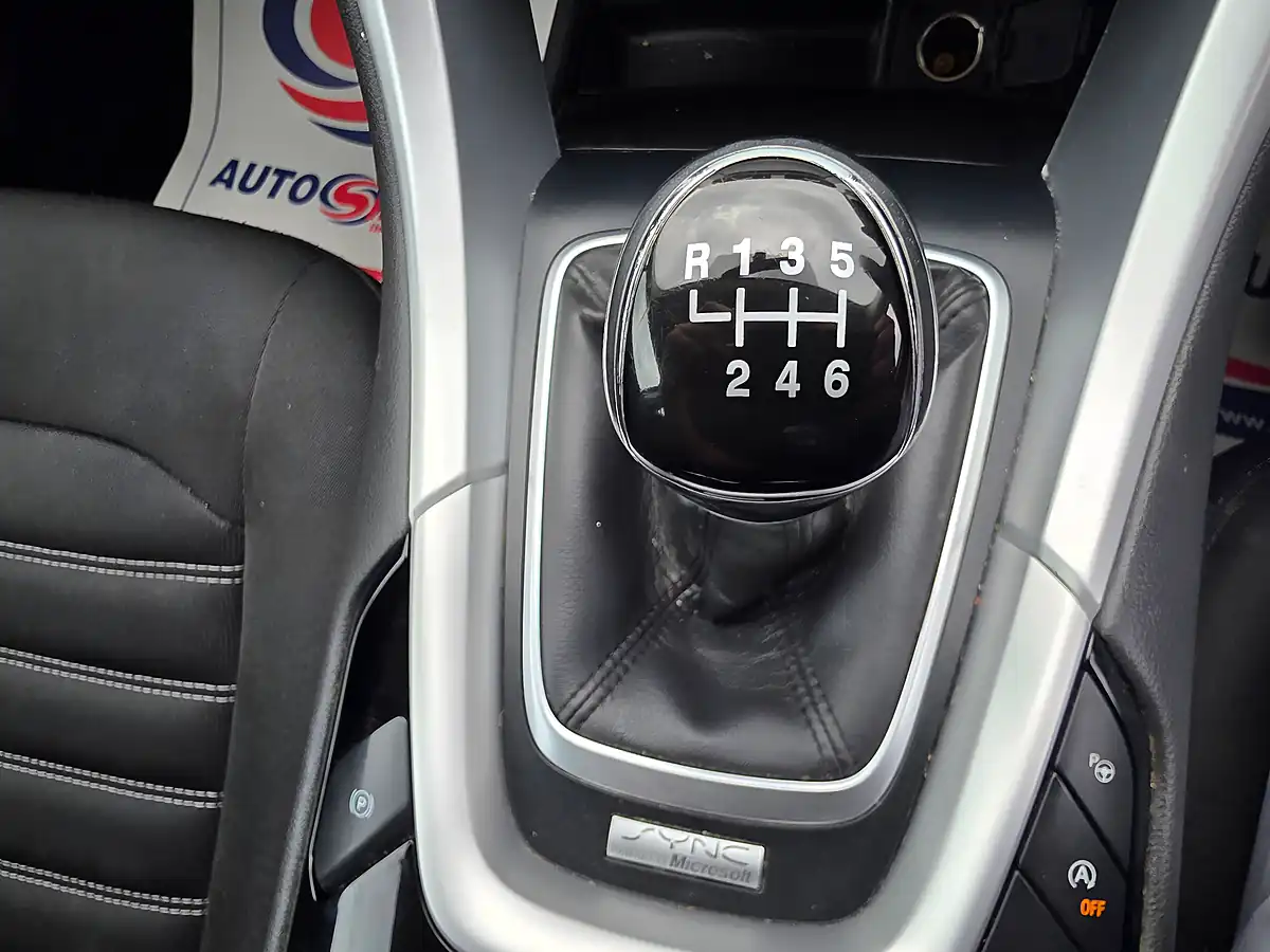 Used 2015 Ford Mondeo Zetec Silver - Interior and Exterior details 15