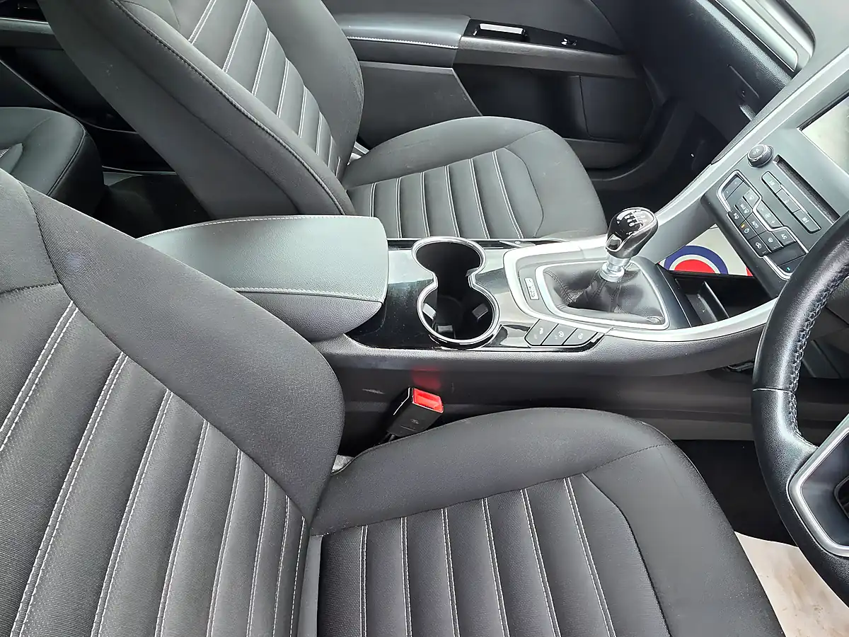 Used 2015 Ford Mondeo Zetec Silver - Interior and Exterior details 17