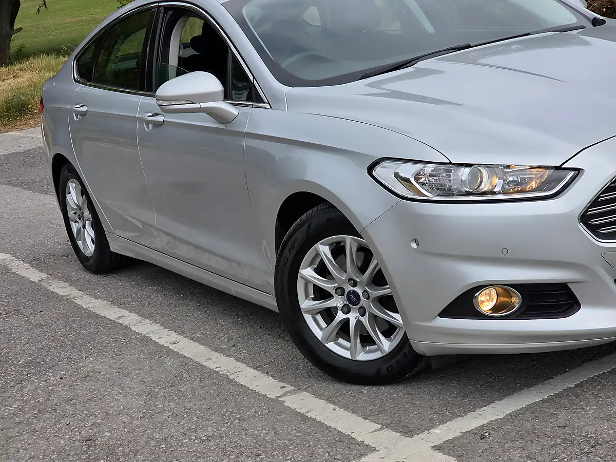 Used 2015 Ford Mondeo Zetec Silver - Interior and Exterior details 19