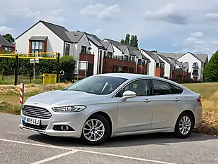Used 2015 Ford Mondeo Zetec Silver - Interior and Exterior details 3