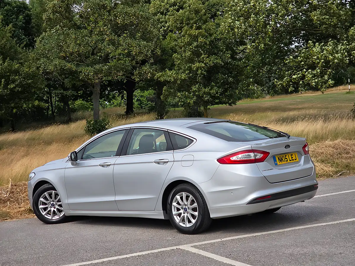 Used 2015 Ford Mondeo Zetec Silver - Interior and Exterior details 5