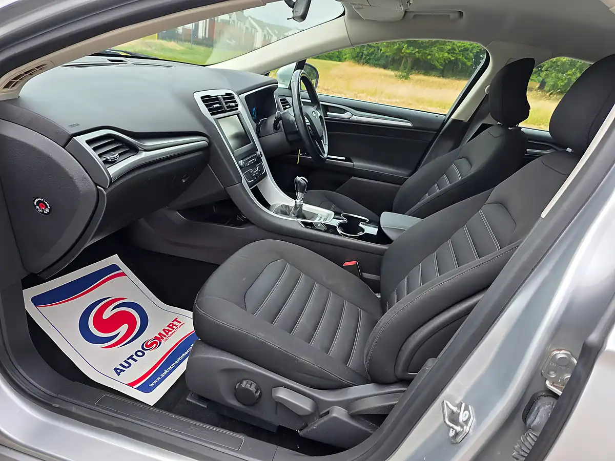 Used 2015 Ford Mondeo Zetec Silver - Interior and Exterior details 9